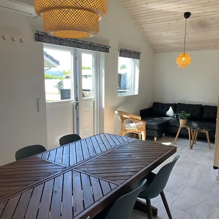 Dronningmolle Strand Camping مكان تخييم