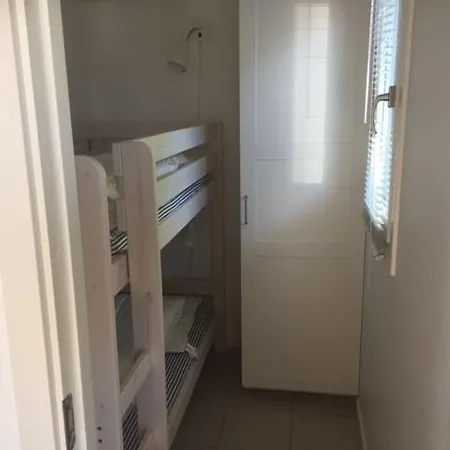 مكان تخييم Dronningmolle Strand Camping *